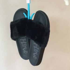 Mad Love faux fur slides